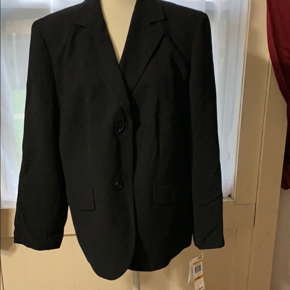 Women’s Tailored Jacket/Blazer
